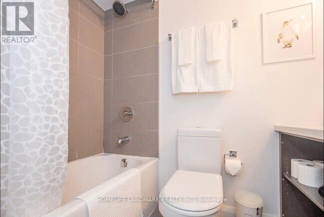 Photo du bâtiment - 155-1155 Yorkville Ave