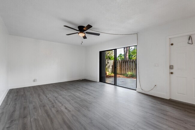 Foto del edificio - 471 Kirk Rd