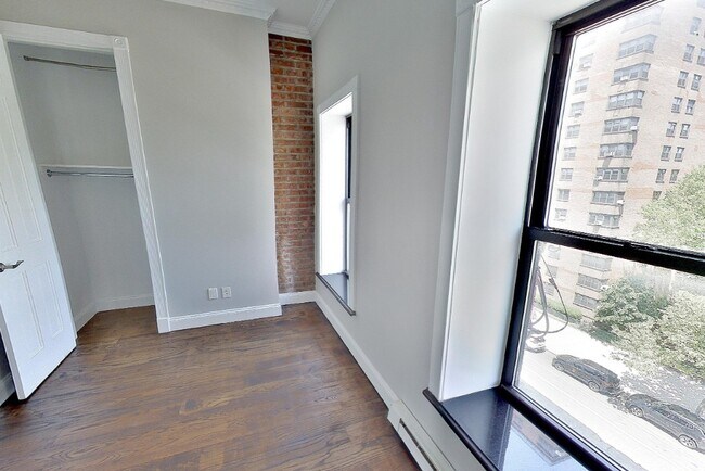 Foto del edificio - 314 E 106th St