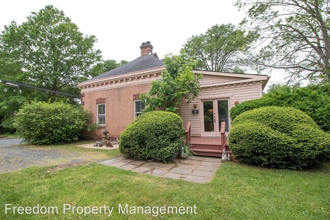 Foto del edificio - 1 br, 1 bath House - 9218 Portner Ave