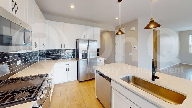 Foto del edificio - 10587 W Chadwick Dr