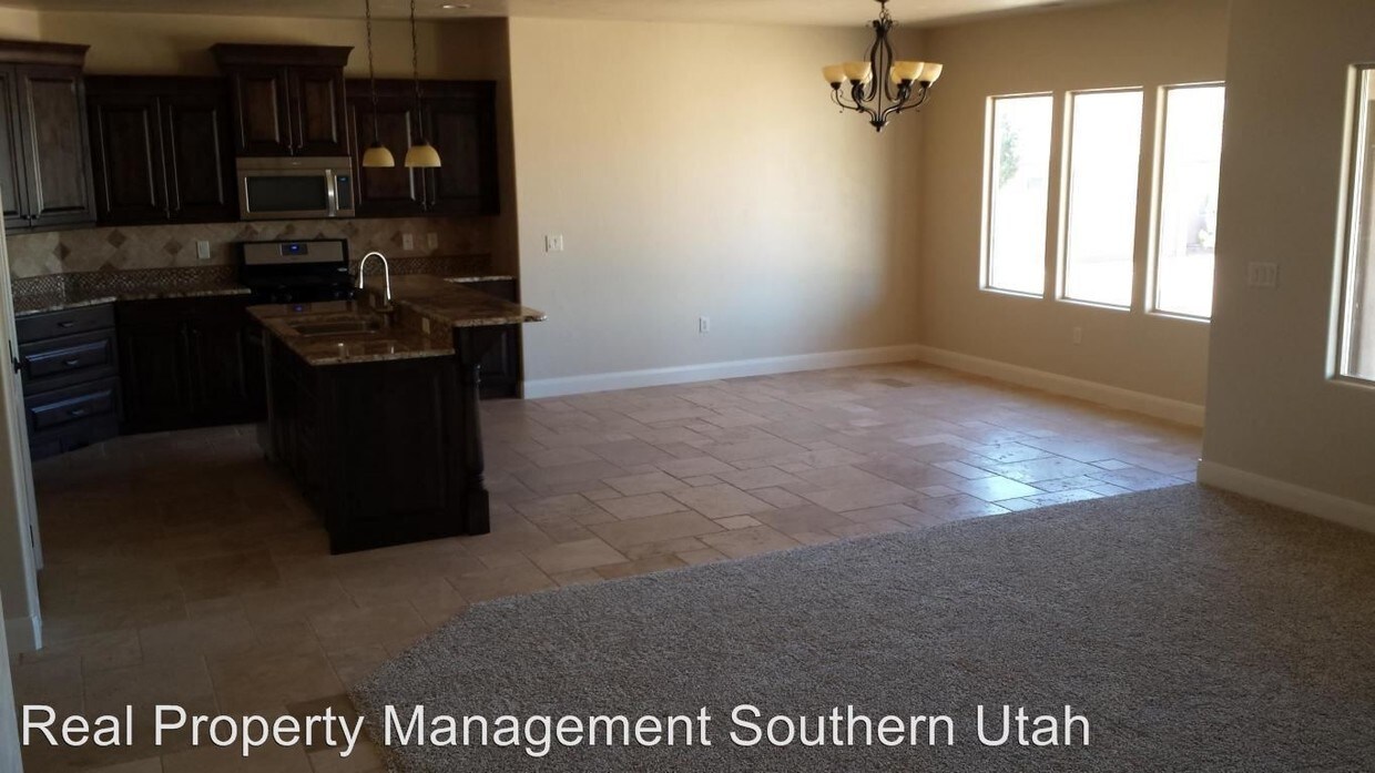 Foto del edificio - 2608 Little Valley Rd