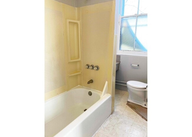 Building Photo - 3210 Bishop St