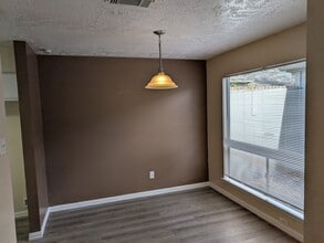 Building Photo - 10607 Staghill Dr