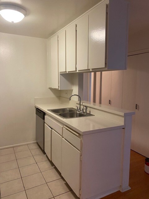 Kitchen - 3640 Cardiff Ave
