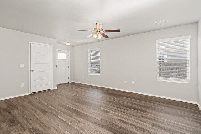 Foto del edificio - 501B W Christopher Drive