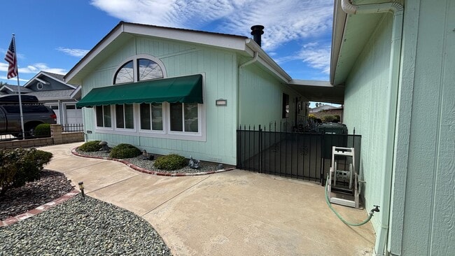 Building Photo - Beautifully remodeled Two Bedroom Two Bath...