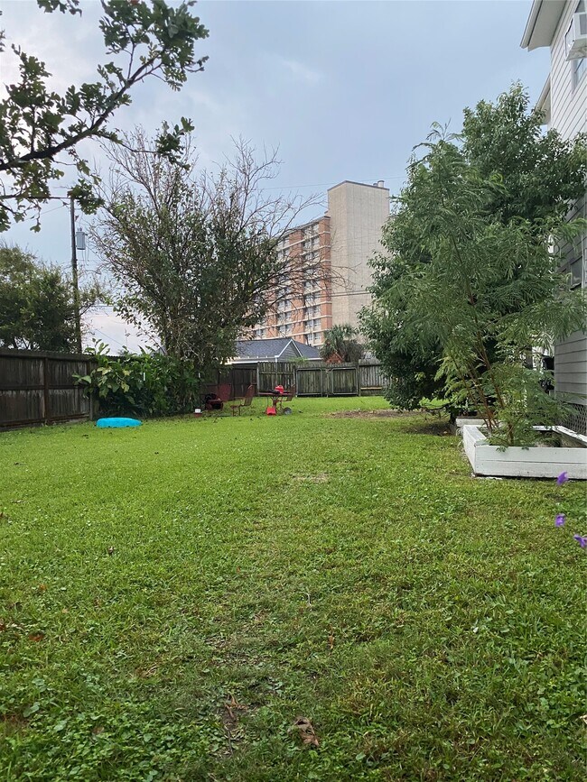 Foto del edificio - 2121 Avenue K