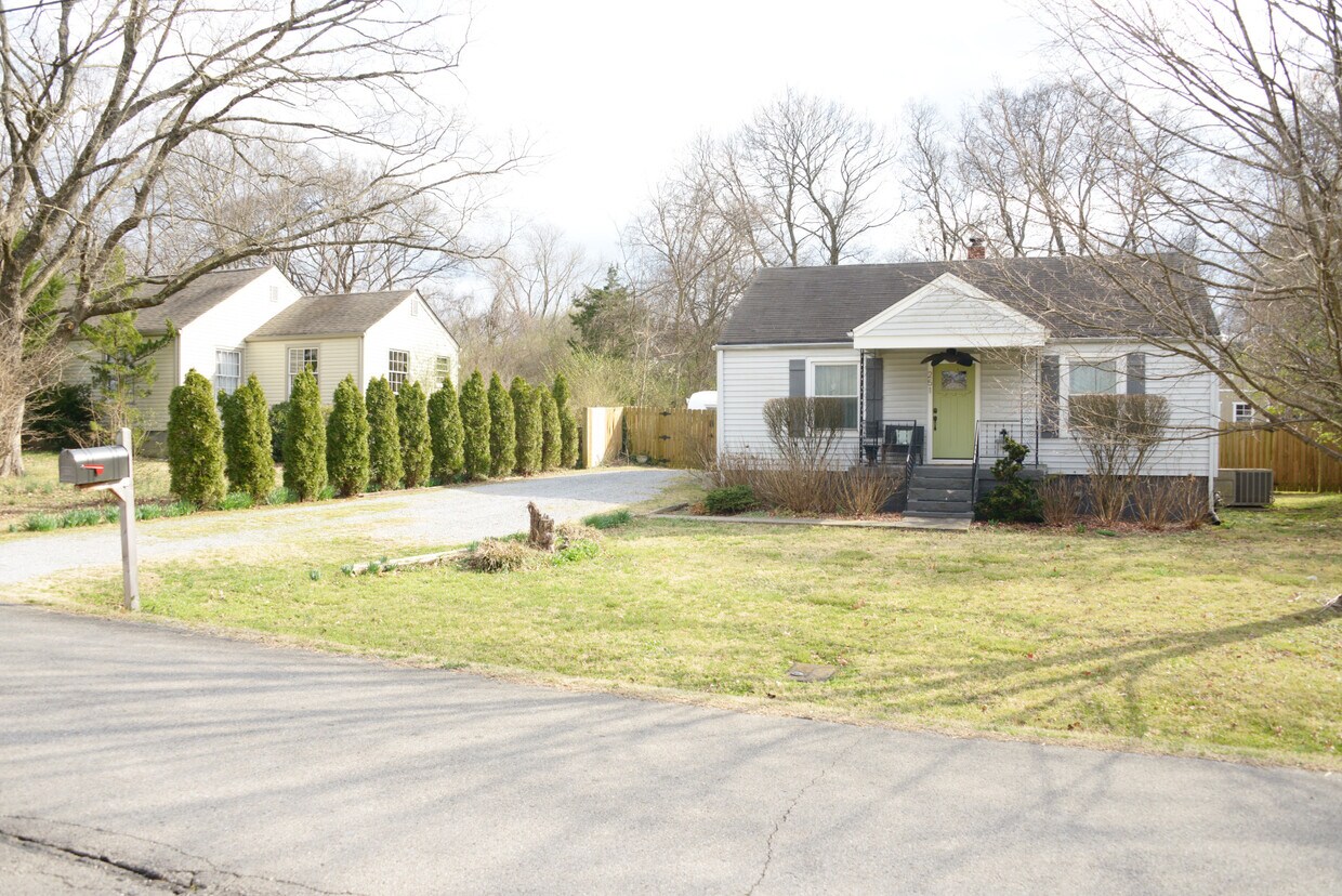 251 Tanksley Ave w/ large driveway - 251 Tanksley Ave