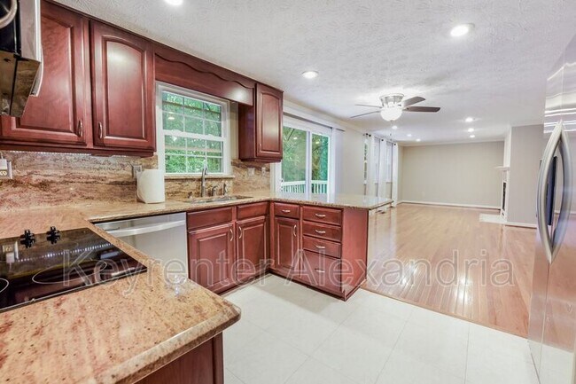 Photo - 6410 Kings Landing Rd House