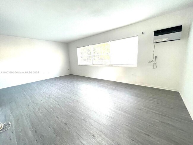Building Photo - 1250 S Alhambra Cir