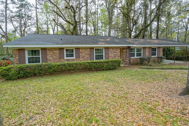 Building Photo - Sublease: Available 7/22/25 Beautiful 4/2 ...