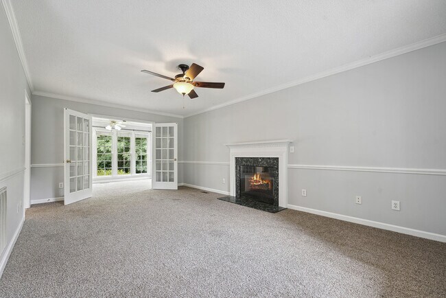 Building Photo - 223 Wintergreen Dr