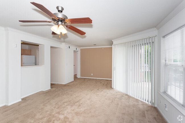 1BA, 1BR - 701 SF - The Crossings Apartments