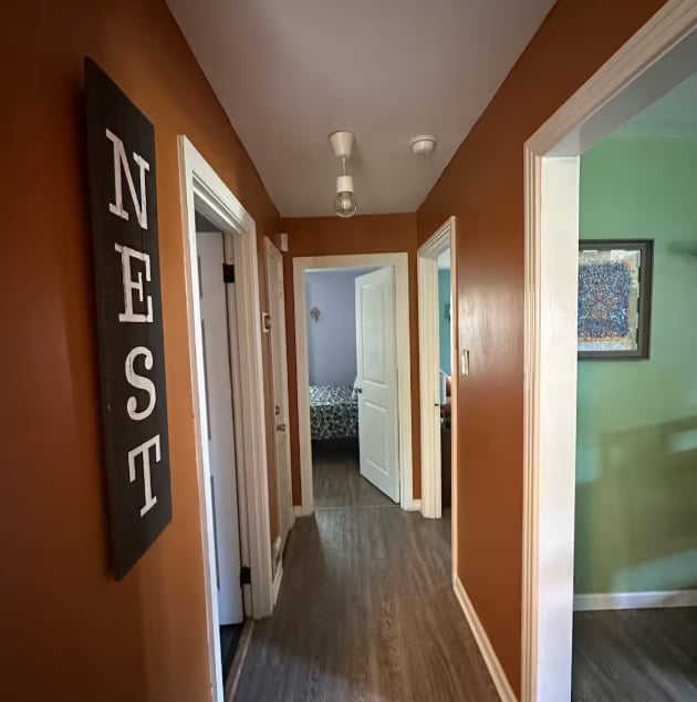 Building Photo - Charming 2-Bedroom Main-Floor Home with Fenced Yard & Utilities Included