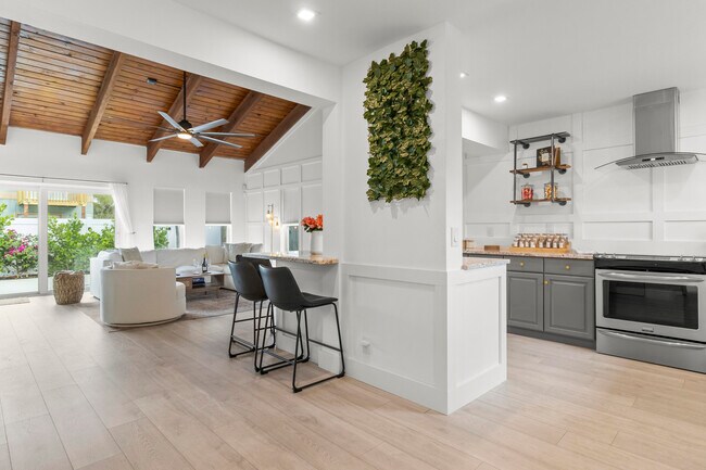 Foto del edificio - 2453 Southridge Rd