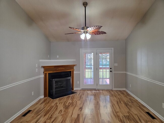 Building Photo - 217 Williamsgate Ct
