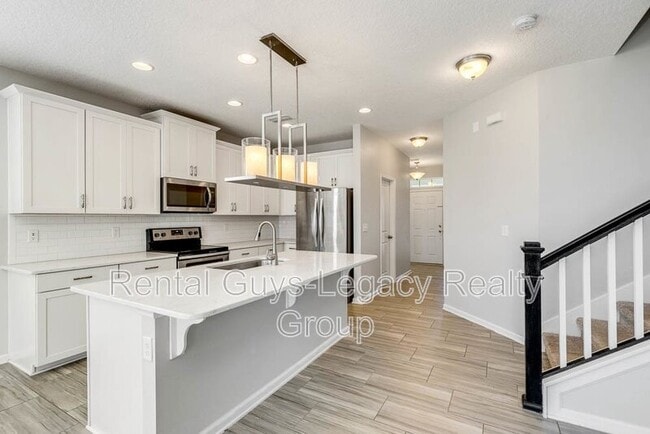 Foto del edificio - 14743 Rain Lily St