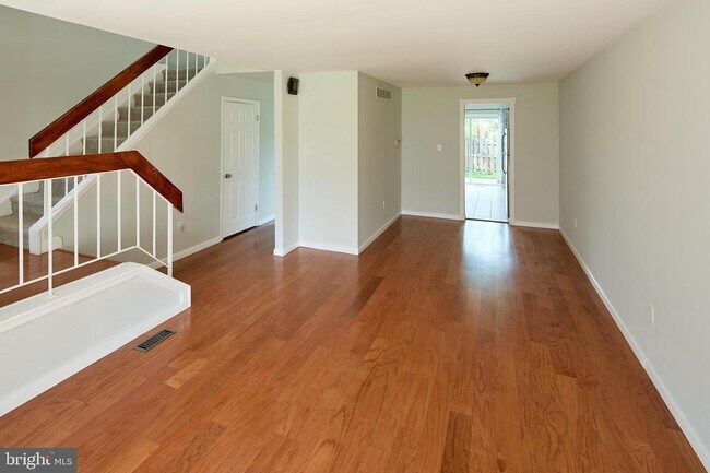 Foto del edificio - 157 Pine Ct