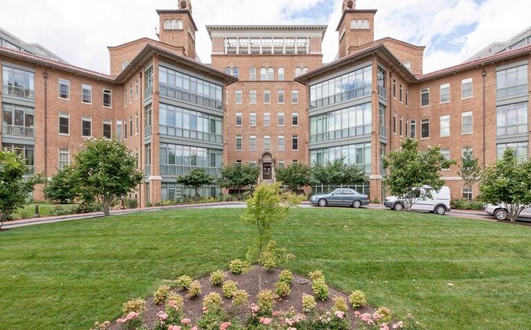Primary Photo - 2425 L St NW