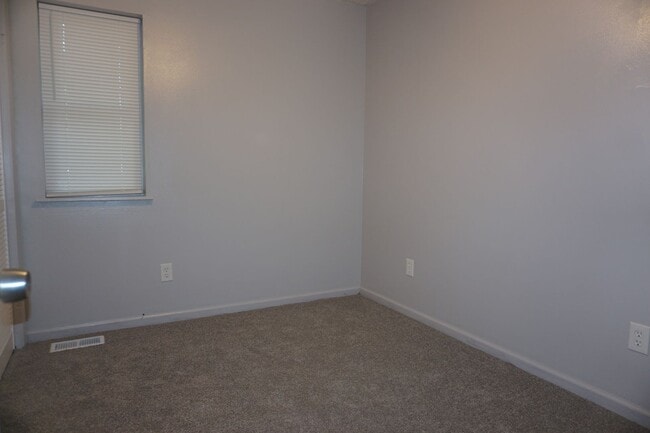 Building Photo - 65 Sycamore Cir