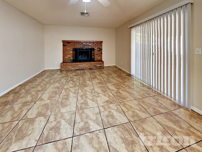 Foto del edificio - 6908 W Denton Ln