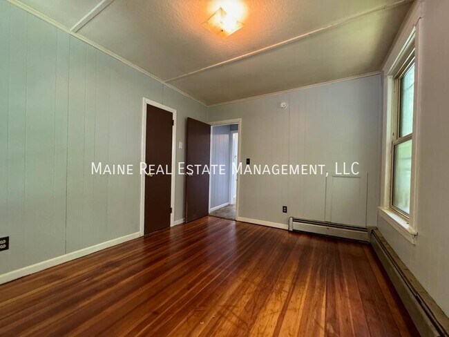 Building Photo - 13 Kidder St