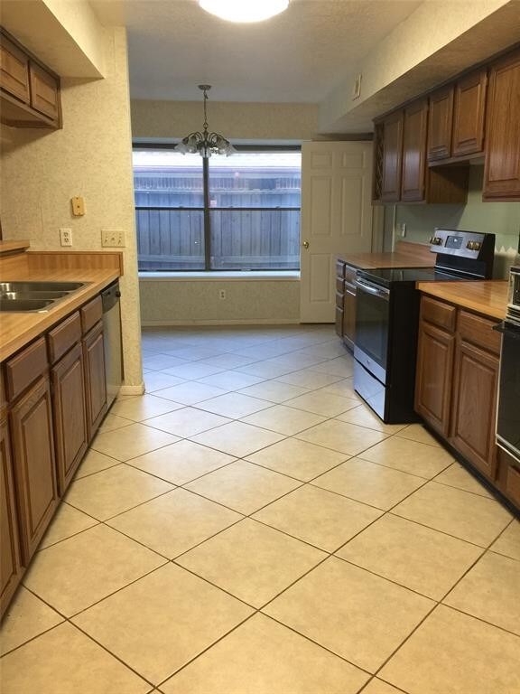 Foto del edificio - 2715 Manorwood St
