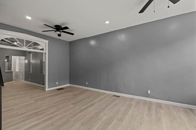Building Photo - 2455 N 31st St