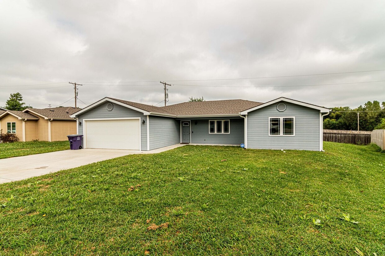 Foto principal - Please View 3D Virtual Walk-Through Before Scheduling a Showing