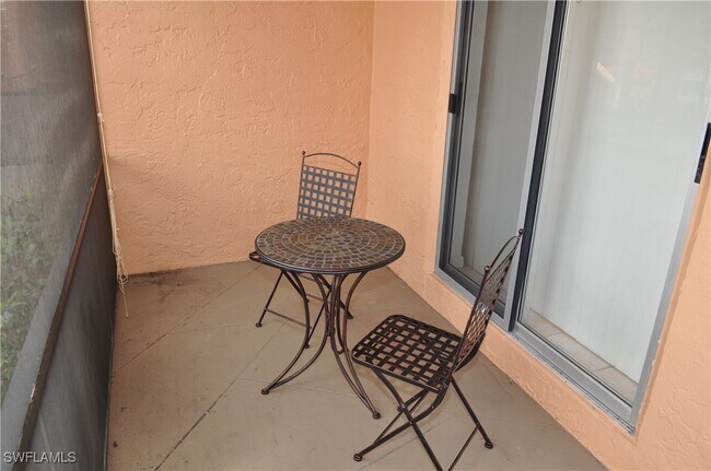 Foto del edificio - 4110 Looking Glass Ln