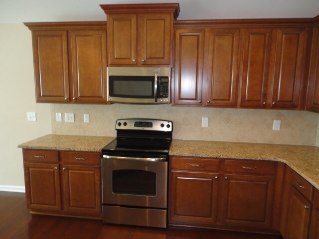 Foto del edificio - 1924 Hinswood Cir