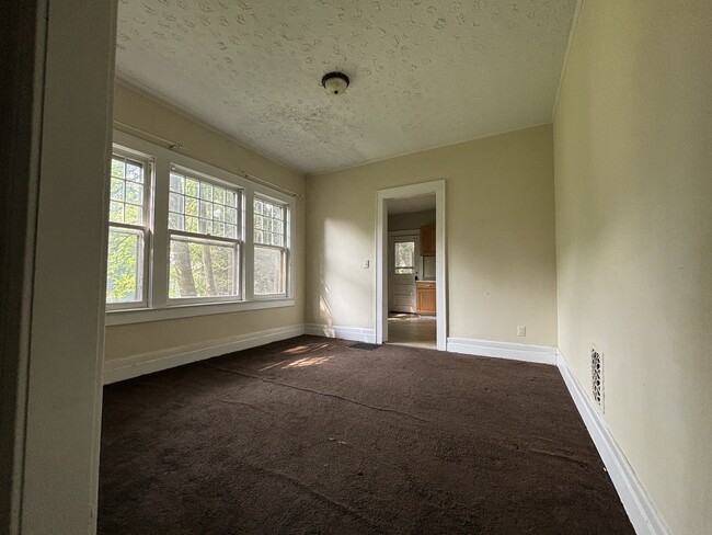 Building Photo - 113 Pinnacle Rd