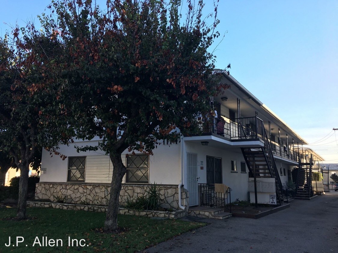 Primary Photo - 1114 E Wilson Ave