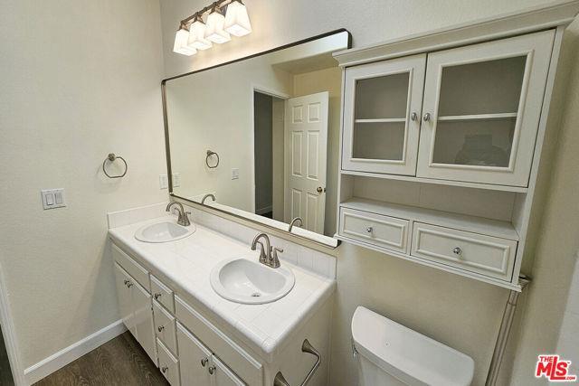 Foto del edificio - 11524 Moorpark St