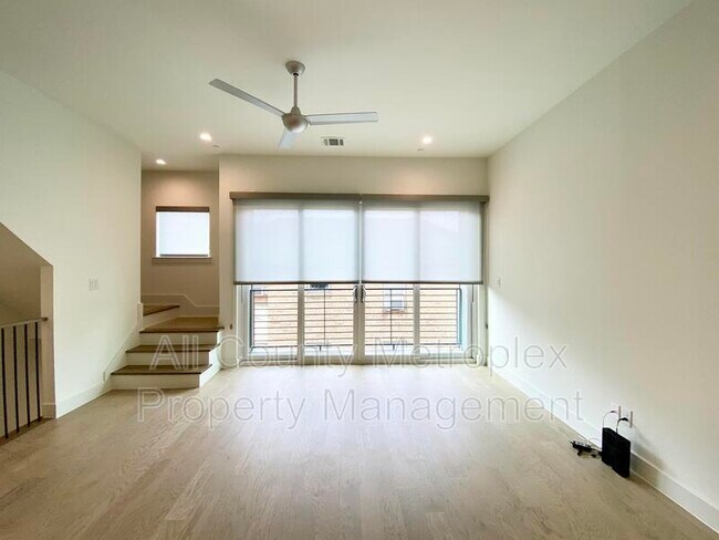 Foto del edificio - 6022 Lewis St