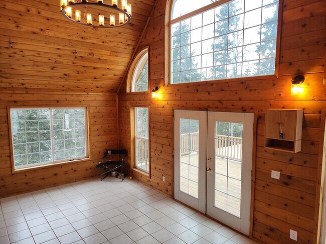 Building Photo - 3 bed 2.5 bath home in Eagle River