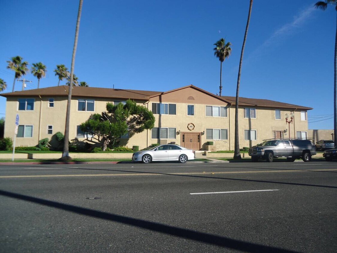 Building Photo - 802 S Catalina Ave