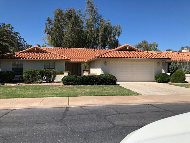 Foto del edificio - Amazing Golf Course Home in 45+ Active Adult Resort Community!!!  Available for April 16, 2026 th...