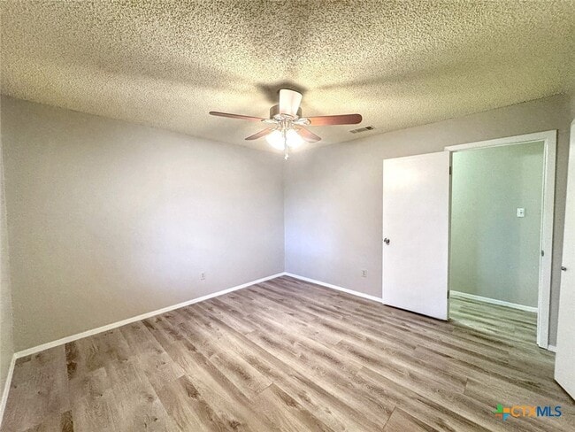 Building Photo - 501 Ridge Dr