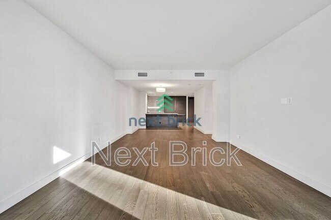 Foto del edificio - 588 Bell St