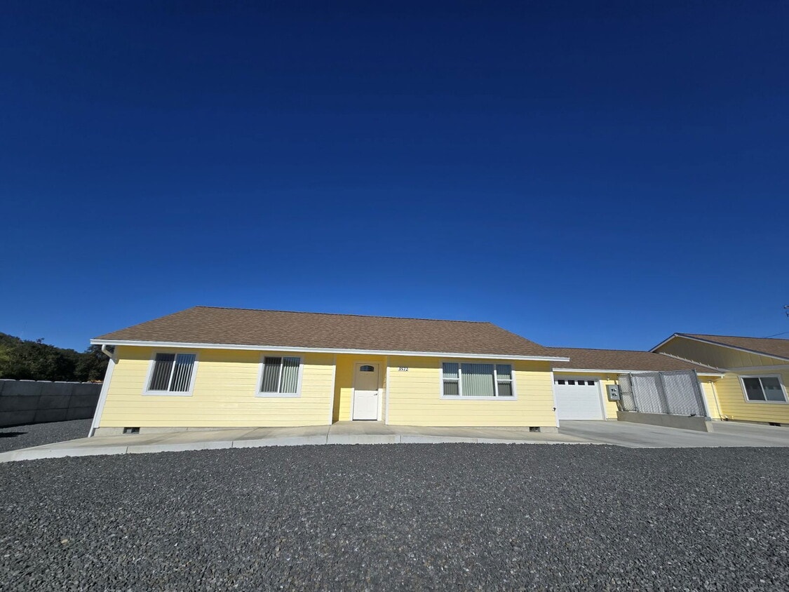 Primary Photo - 3572 Carnes Rd