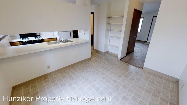 Building Photo - 213 S Sheldon Ave