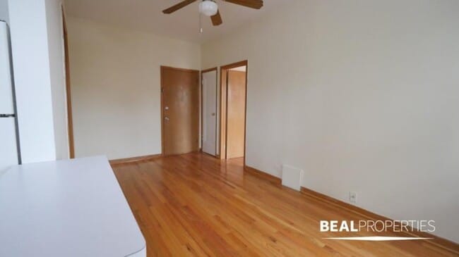 Building Photo - 1 bedroom in CHICAGO IL 60657