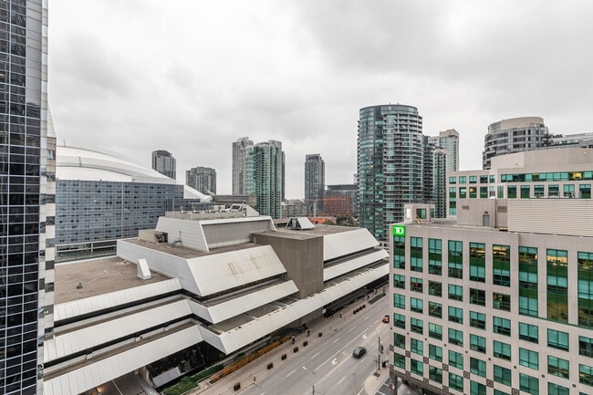 Building Photo - 300 Front St W