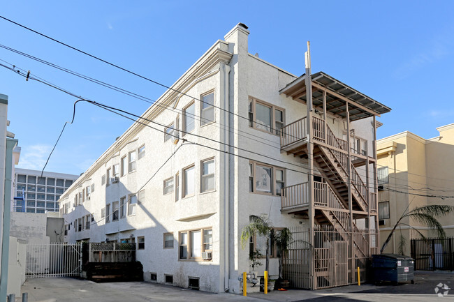 Gatsby Apartments Long Beach