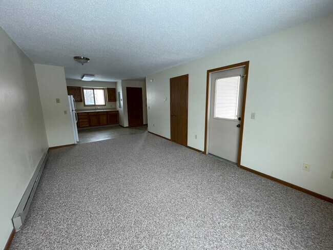 Main Floor - 910 Elm St