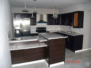 Building Photo - 630 S Morris