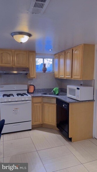 Foto del edificio - 1535 K St SE