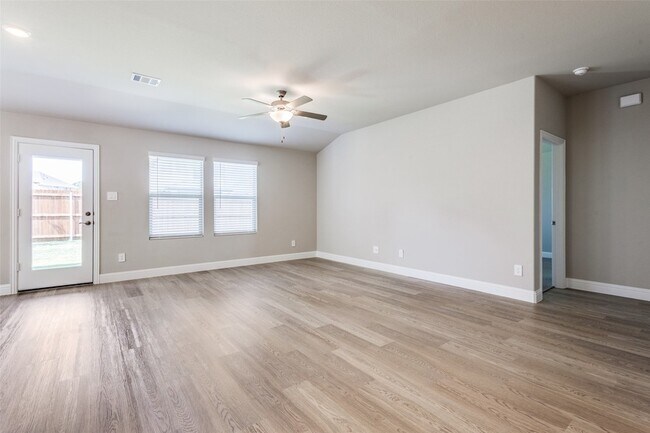 Foto del edificio - 800 Easthill Dr